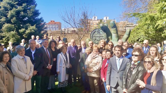 La ciudad de León inaugura hoy el monumento en homenaje a la profesión Veterinaria